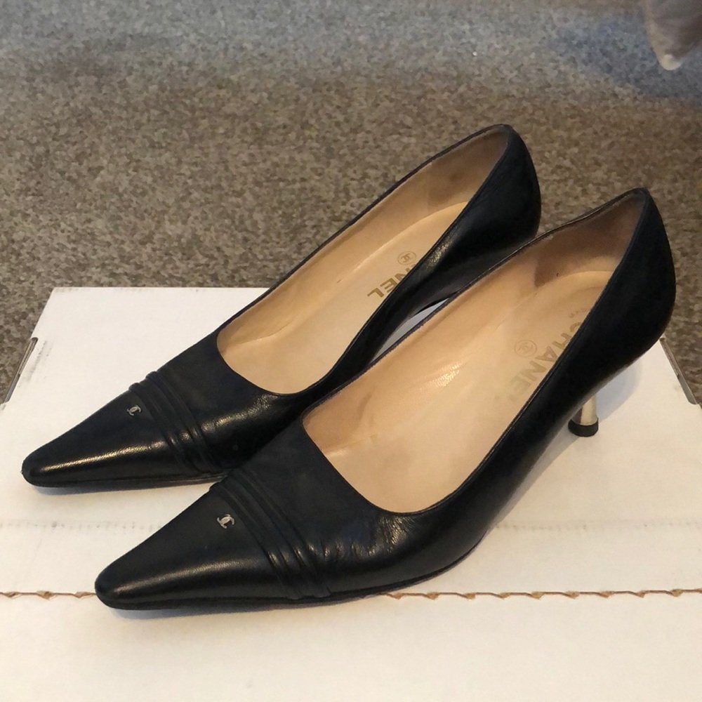 Chanel black kitten heel, sz 37